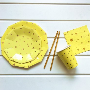 New disposable party tableware with five pointed stars and ten sided paper plates, paper cups, and tissues set for children's birthday parties