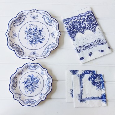 The new Chinese style blue and white porcelain paper plate retro party disk wedding lace plate festive dishes a one -time